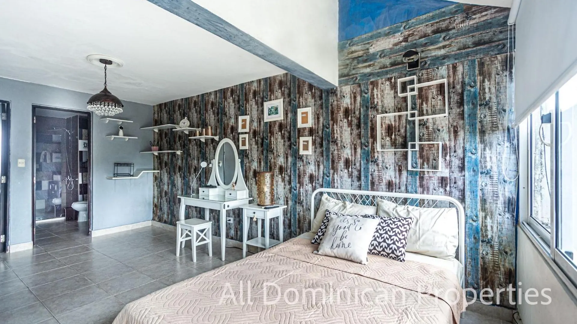 Artists Loft With Private Jacuzzi Roof Terrace